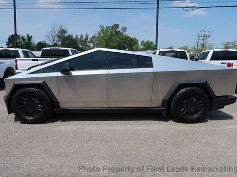 Used 2024 Tesla Cybertruck AWD Crew Cab image 2