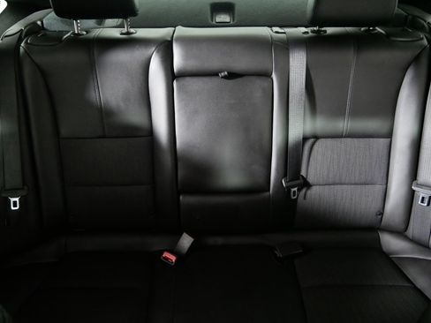 Used 2015 Chevrolet Impala LT w/ Convenience Package FWD image 13