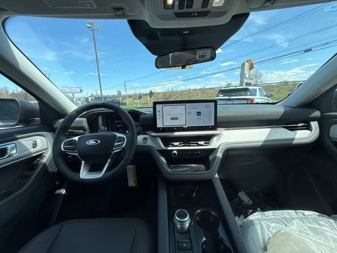 New 2026 Ford Explorer Active w/ Active Comfort Package AWD/4WD image 16