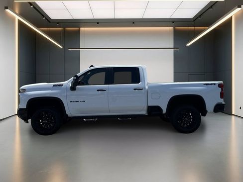 Used 2025 Chevrolet Silverado 2500 Custom w/ Custom Convenience Package AWD/4WD image 2