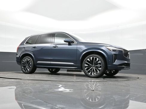 New 2026 Volvo XC90 B6 Plus w/ Protection Package Premier image 25