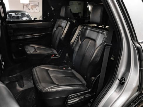 Used 2021 Ford Expedition Limited image 32