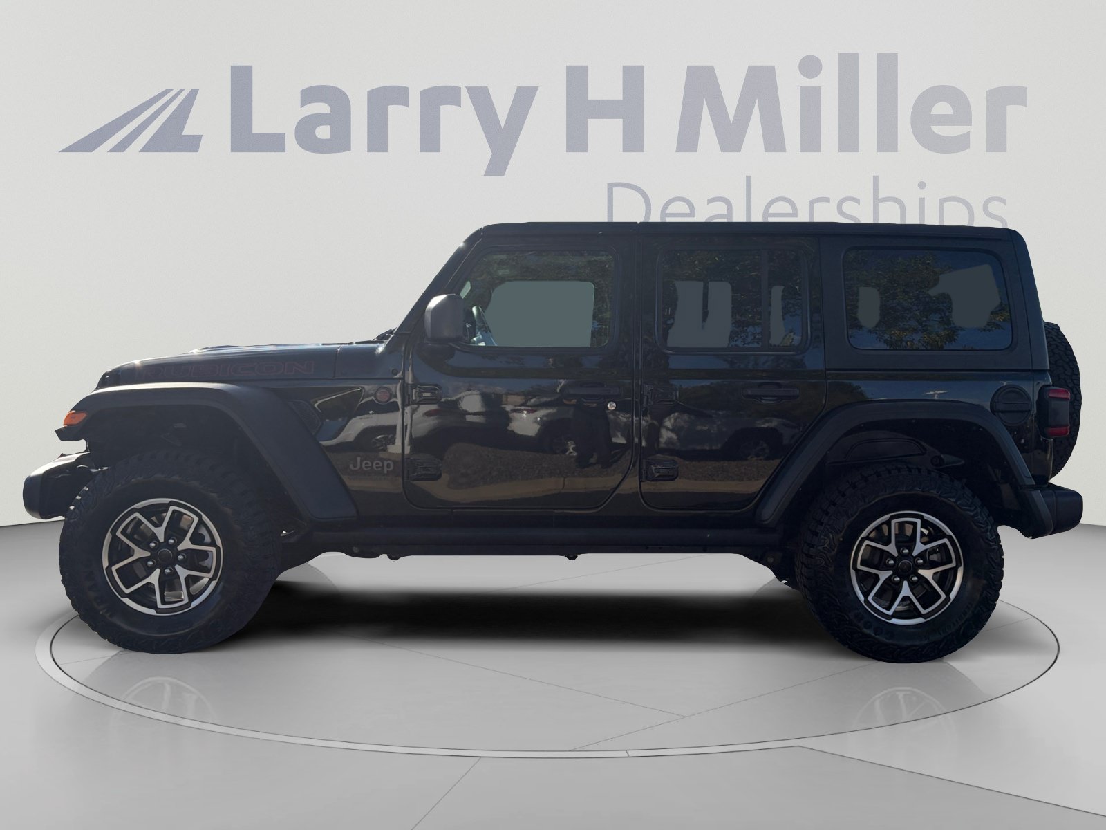 Used 2024 Jeep Wrangler Unlimited Rubicon AWD/4WD image 2