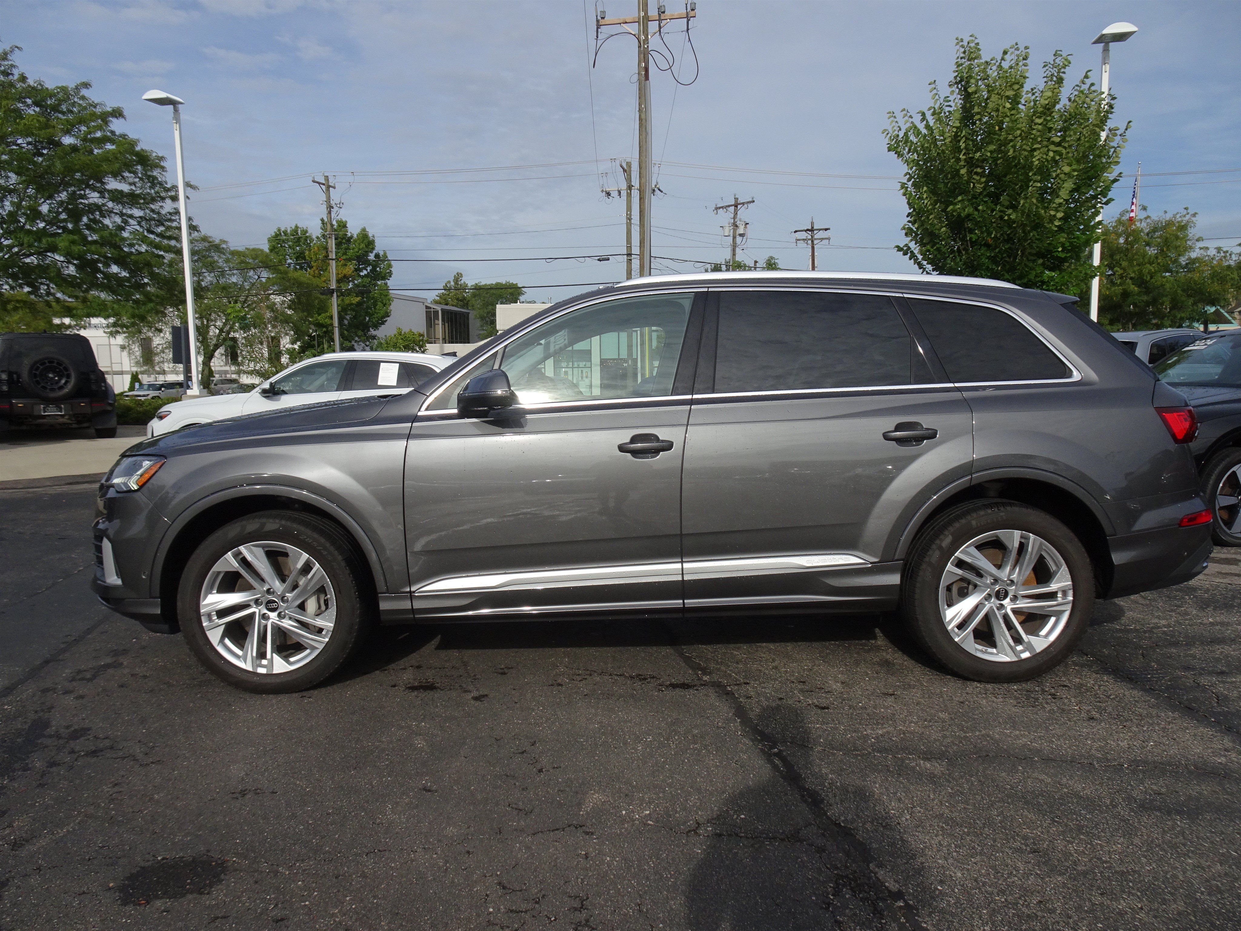 Certified 2023 Audi Q7 3.0T Premium Plus AWD/4WD image 2