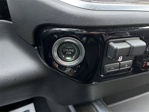 Certified 2022 Chevrolet Silverado 1500 LTZ w/ LTZ Premium Package image 29