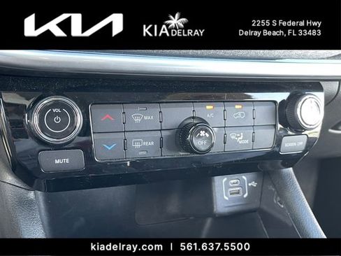 Used 2022 Jeep Compass Latitude w/ Sun and Sound Group image 22