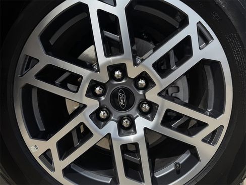 Used 2025 Ford Expedition Active image 9