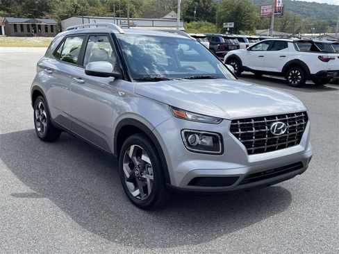 New 2026 Hyundai Venue SEL image 4