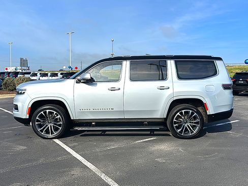 Used 2022 Jeep Grand Wagoneer Series III w/ Rear Seat Video Group 1 image 5