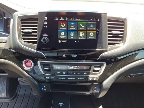 Used 2024 Honda Passport Black Edition image 12