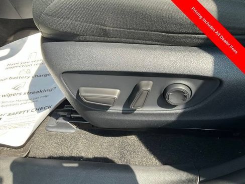 Used 2025 Toyota RAV4 XLE FWD image 6