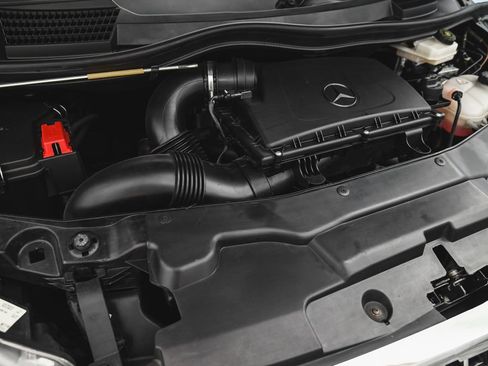 Used 2023 Mercedes-Benz Metris Passenger image 31