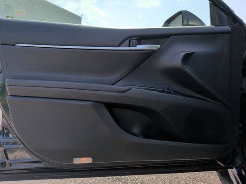 Used 2018 Toyota Camry SE FWD image 9