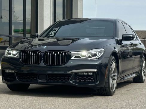 Used 2019 BMW 750i xDrive w/ Executive Package image 4