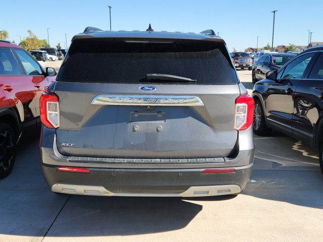 Used 2022 Ford Explorer XLT w/ Equipment Group 202A RWD image 2