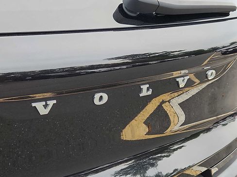 Certified 2022 Volvo XC40 T5 R-Design w/ Advanced Package AWD/4WD image 29