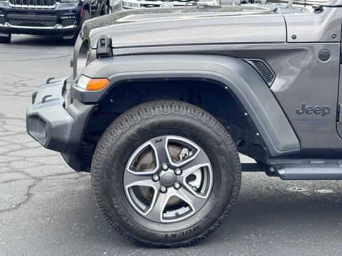 Used 2021 Jeep Wrangler Unlimited Sport w/ Sun And Sound Package AWD/4WD image 39