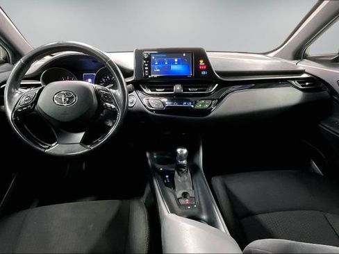 Used 2018 Toyota C-HR XLE FWD image 8