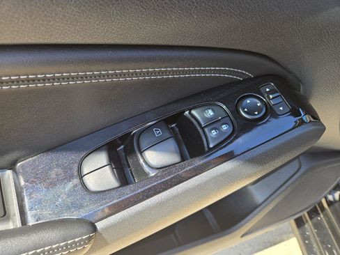 Used 2023 Nissan Altima 2.5 SL FWD image 14