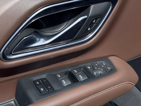 Used 2021 Chevrolet Tahoe High Country AWD/4WD image 16