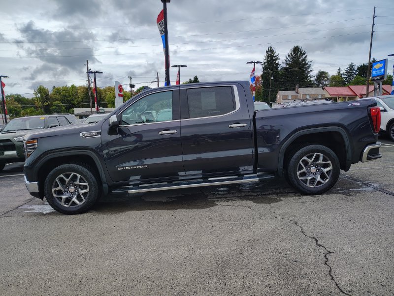 Used 2022 GMC Sierra 1500 SLT w/ SLT Premium Plus Package AWD/4WD image 8
