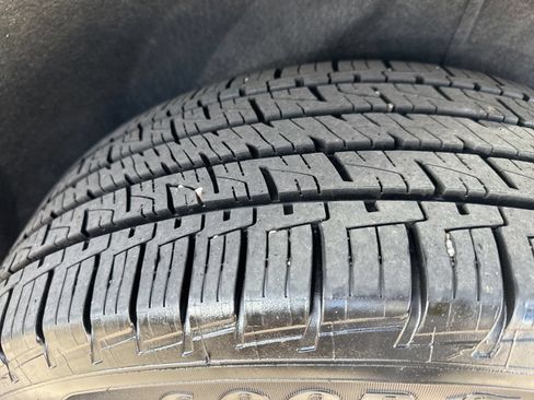 Used 2018 GMC Acadia Denali AWD/4WD image 10