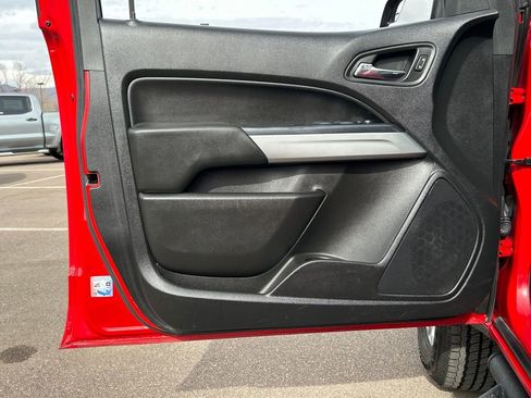 Used 2018 Chevrolet Colorado LT image 29