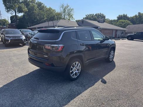 Used 2022 Jeep Compass Latitude AWD/4WD image 5