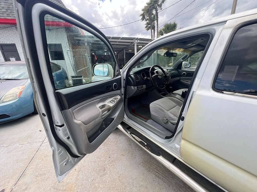 Used 2005 Toyota Tacoma PreRunner RWD image 8