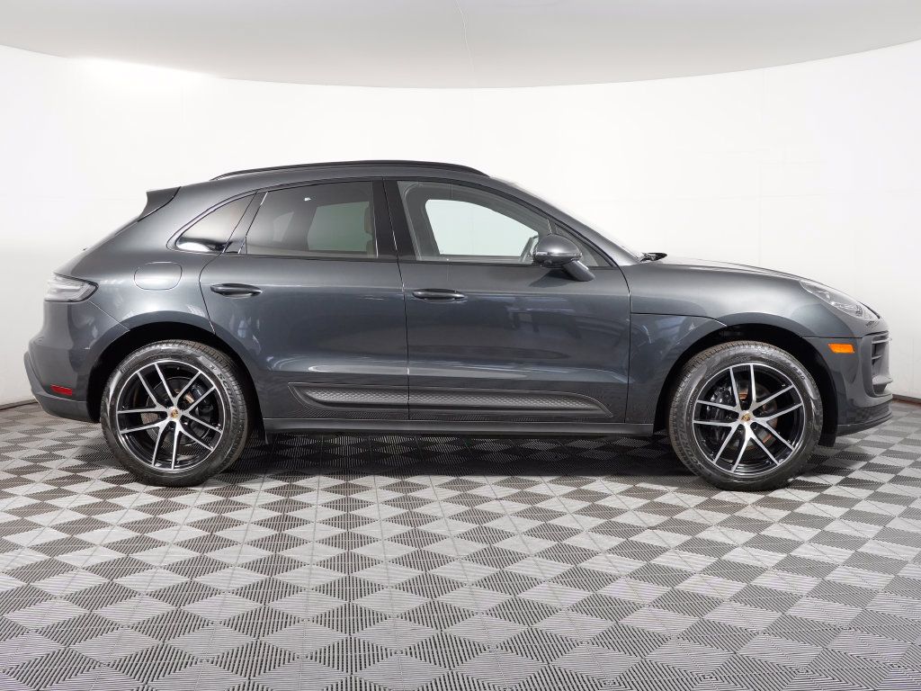 Certified 2023 Porsche Macan AWD/4WD image 8