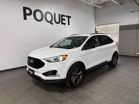 Used 2022 Ford Edge SEL w/ Sport Appearance Package image 2
