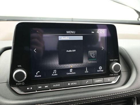 Used 2023 Nissan Rogue SV image 21