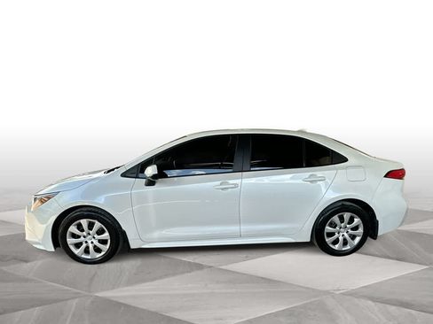 Used 2025 Toyota Corolla LE FWD image 5
