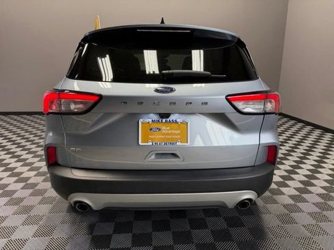 Used 2022 Ford Escape SE w/ Convenience Package FWD image 11