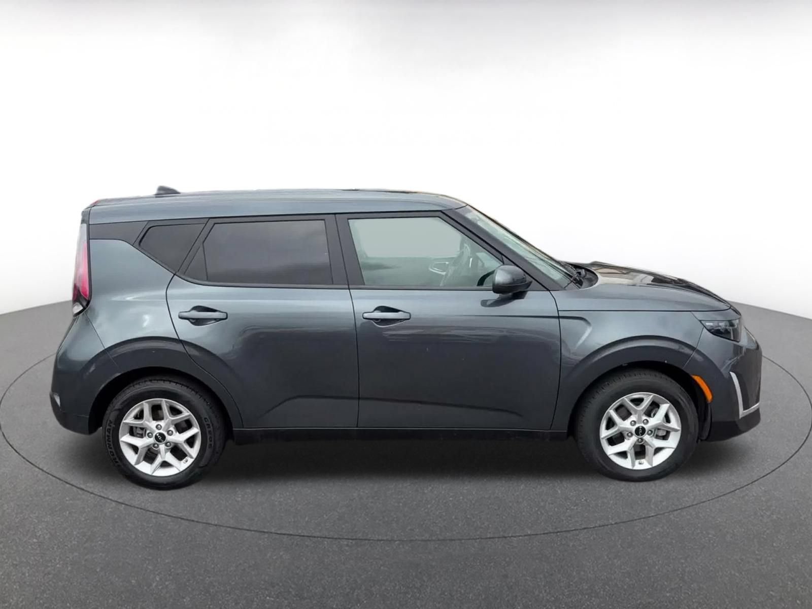 Used 2025 Kia Soul LX w/ LX Technology Package FWD image 15