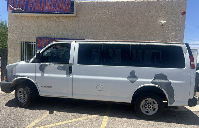 Used 2006 GMC Savana 2500 Passenger RWD image 1