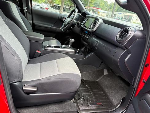 Used 2023 Toyota Tacoma TRD Sport w/ Technology Package AWD/4WD image 15