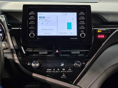 Used 2024 Toyota Camry SE image 16