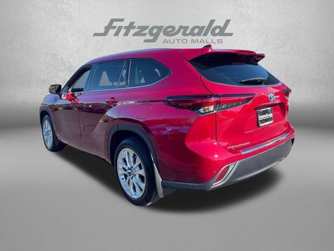 Used 2022 Toyota Highlander Limited image 8