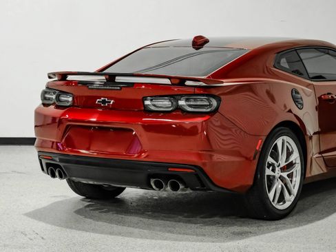 Used 2021 Chevrolet Camaro SS w/ Wild Cherry Design Package 2 RWD image 14