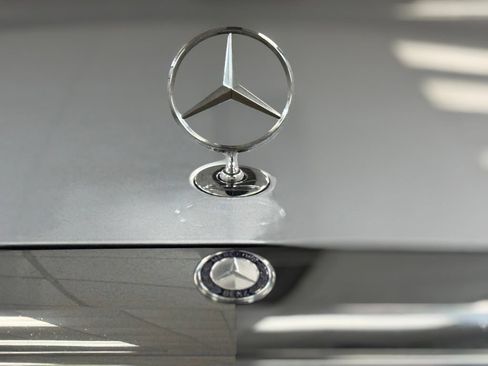 Used 2017 Mercedes-Benz S 550 4MATIC Sedan image 4
