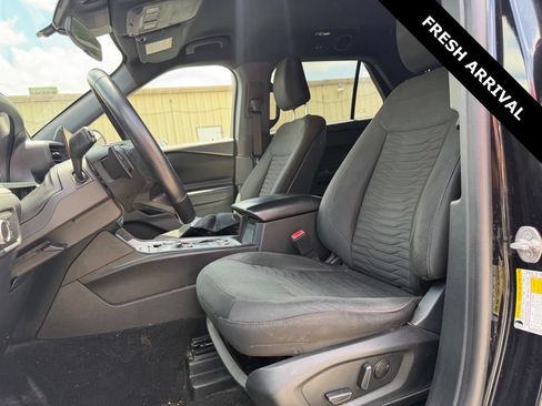 Used 2020 Ford Explorer XLT AWD/4WD image 6