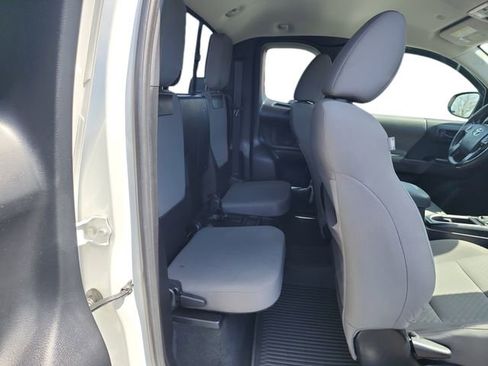 Used 2023 Toyota Tacoma SR w/ SR Convenience Package image 10