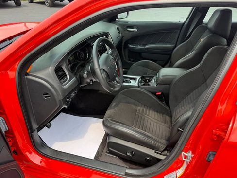 Used 2017 Dodge Charger R/T RWD image 10