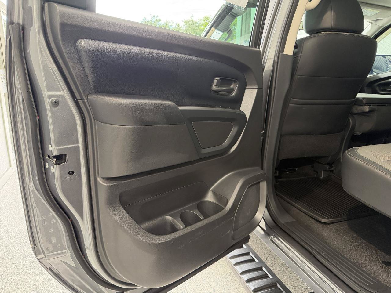 Used 2017 Nissan Titan S RWD image 15