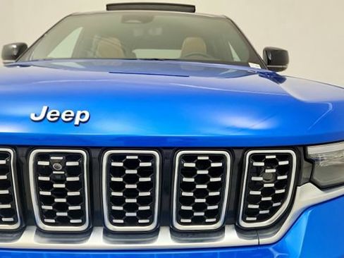 Used 2023 Jeep Grand Cherokee Summit AWD/4WD image 24