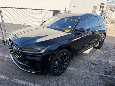 Used 2024 Lincoln Nautilus Reserve w/ Equipment Group 203A image 1