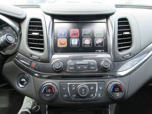 Used 2016 Chevrolet Impala LTZ w/ Enhanced Convenience Package image 30