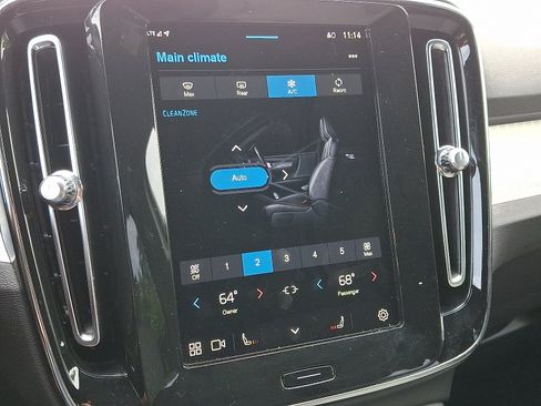 Certified 2025 Volvo XC40 B5 Core image 15