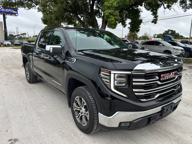 Used 2025 GMC Sierra 1500 SLT AWD/4WD image 1
